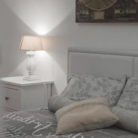 Piazza Oberdan-carducci Elegant Apartman