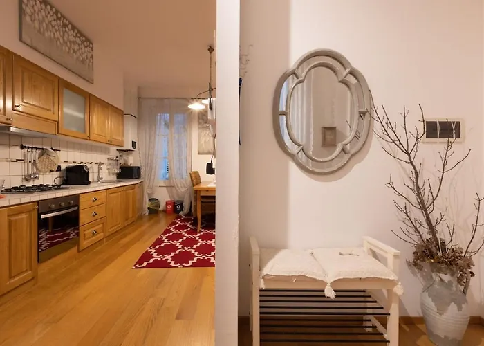 Piazza Oberdan-carducci Elegant Apartment