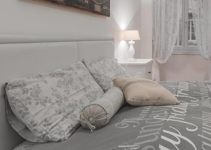 Apartment Piazza Oberdan-carducci Elegant Trieste