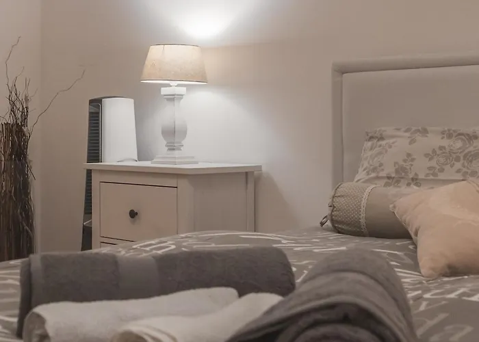 Piazza Oberdan-carducci Elegant Apartment *