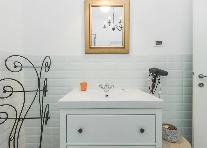 Apartment Piazza Oberdan-carducci Elegant Trieste